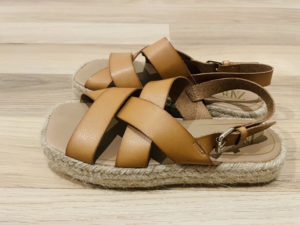 Vendo Sandalias menina 36 Zara