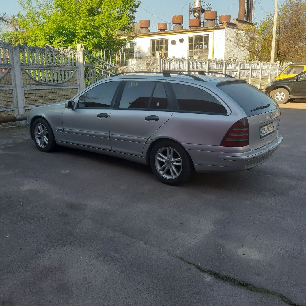 Продам мерседес w203 2.2d