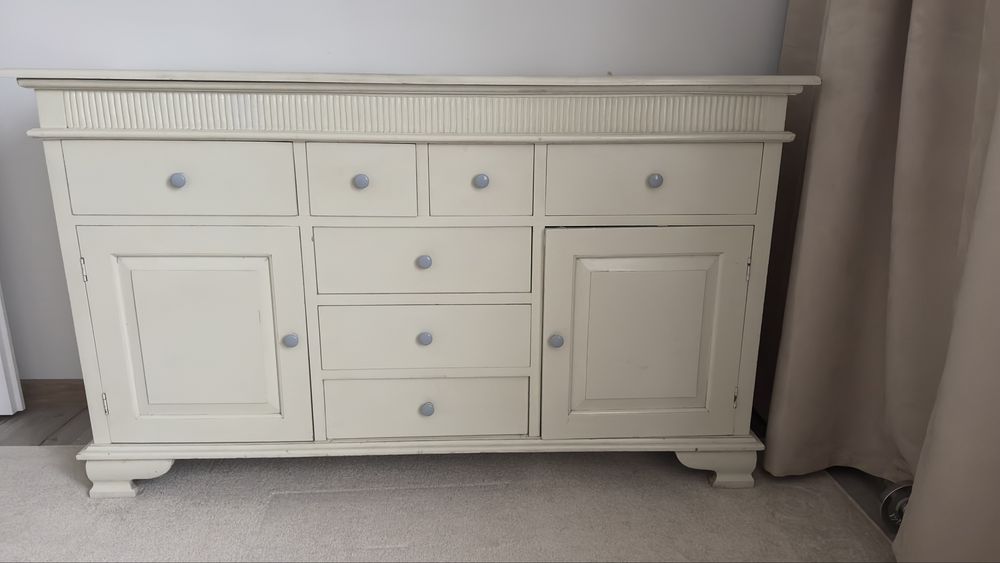 Szafki nocne i komoda.  Nadające sie do renowacji.