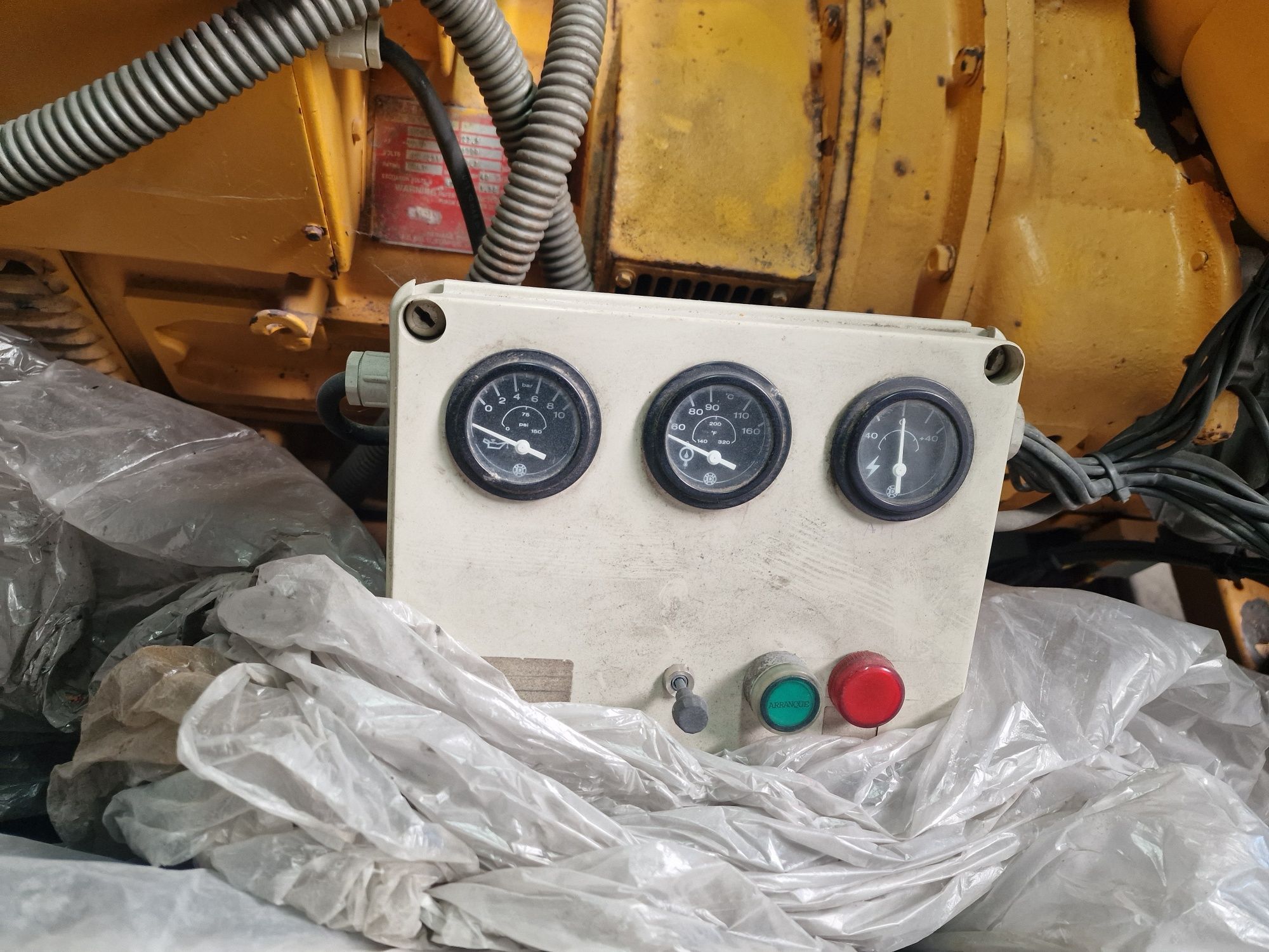 Gerador trifásico 28KVA