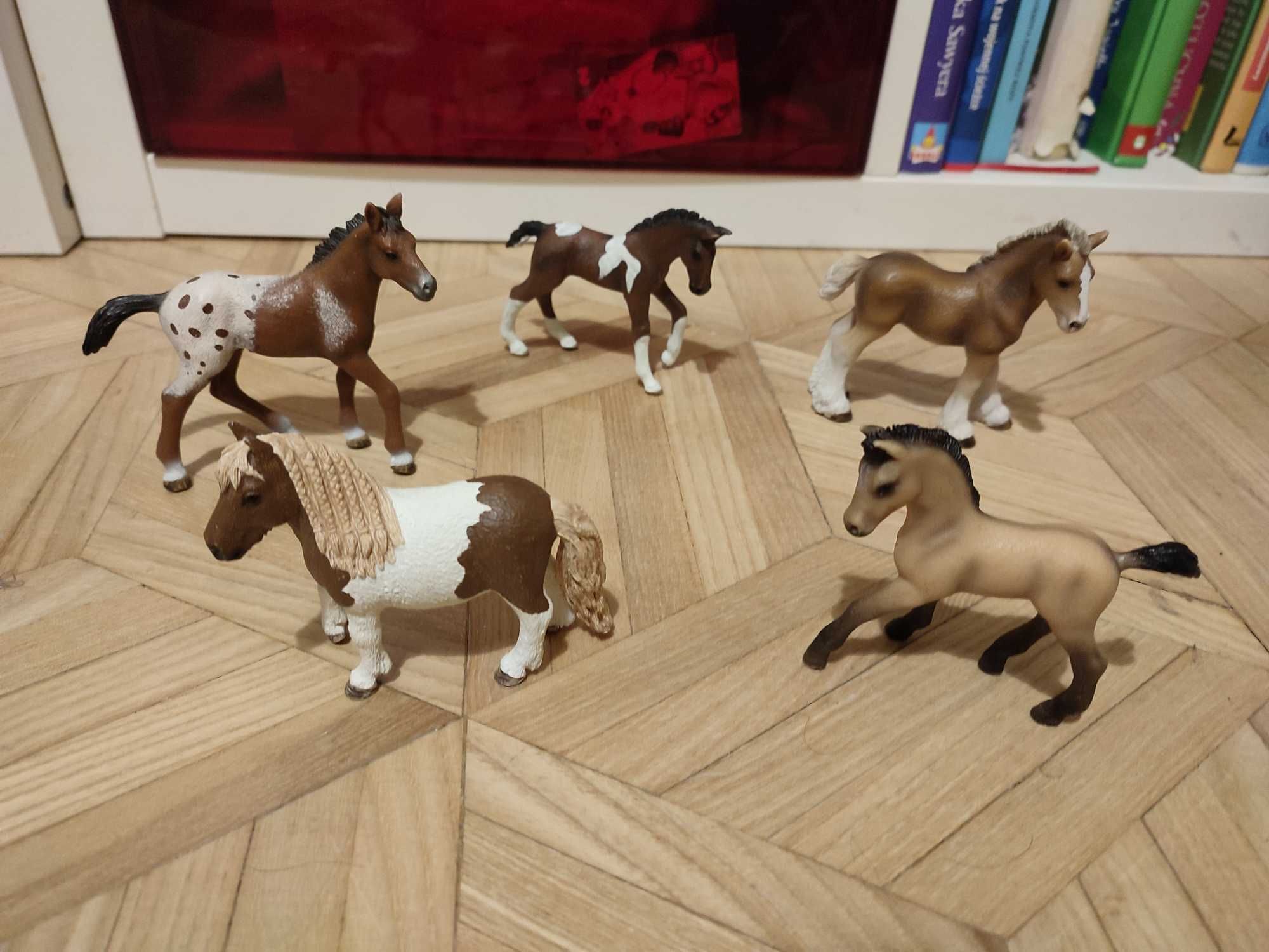 Sprzedam figurki koni Schleich