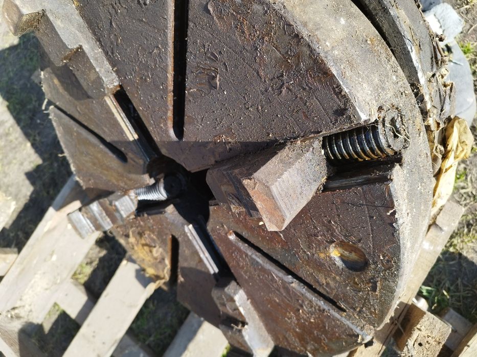 Zacisk uchwyt tokarski 4 szczęki