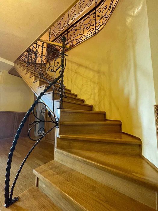 Дворівнева квартира в центрі міста! Можлива розстрочка!