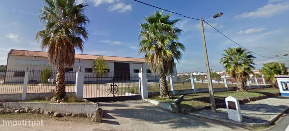 Venda Judicial I Armazém Com Terreno De 1.65 Hect