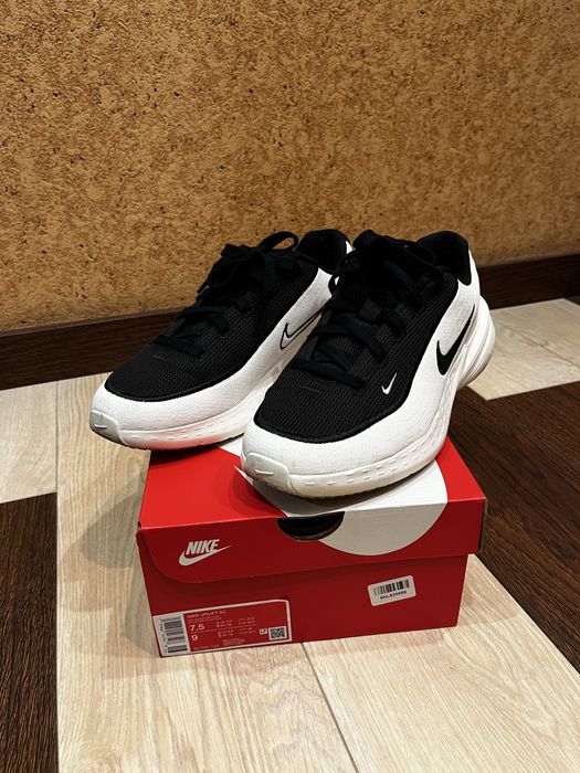 Nike Uplift Sc white 25.5 см