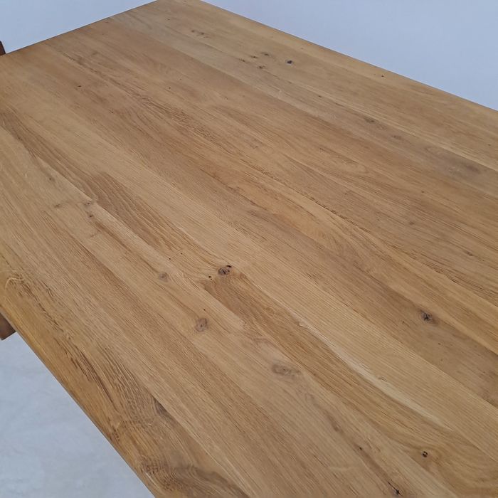 Nowy stół z litego drewna,surowy.