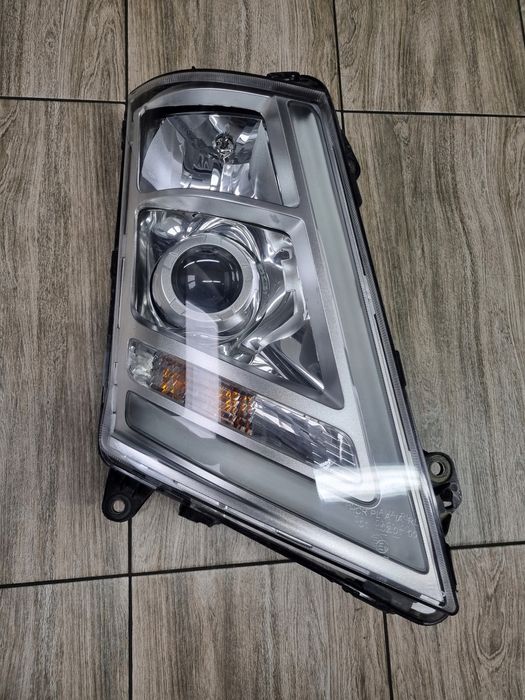 Reflektor Lampa Prawa Volvo FH 4 Xenon Ksenon