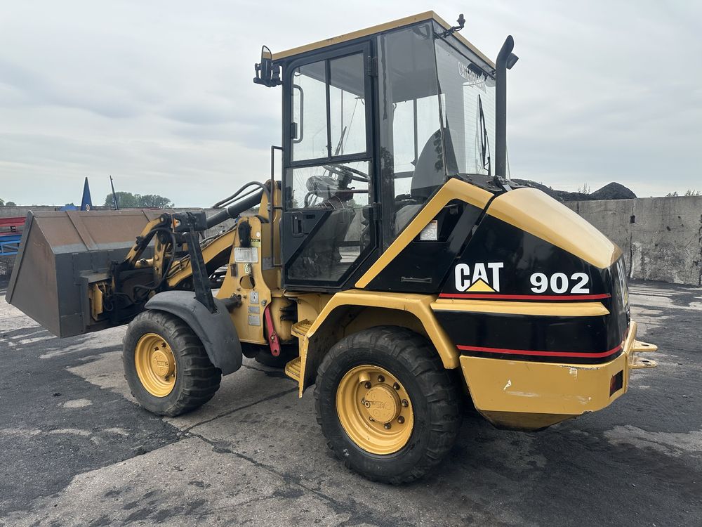 Ładowarka CAT 902
