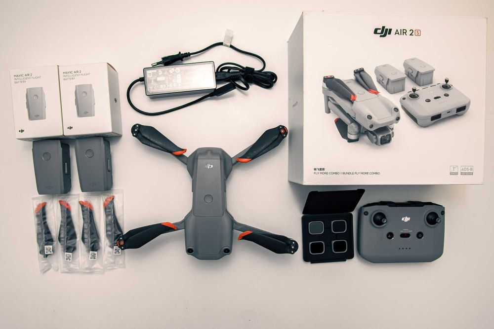 DJI AIR 2S DRONE fly more combo