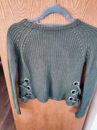 Sweterek khaki z wiązaniem
