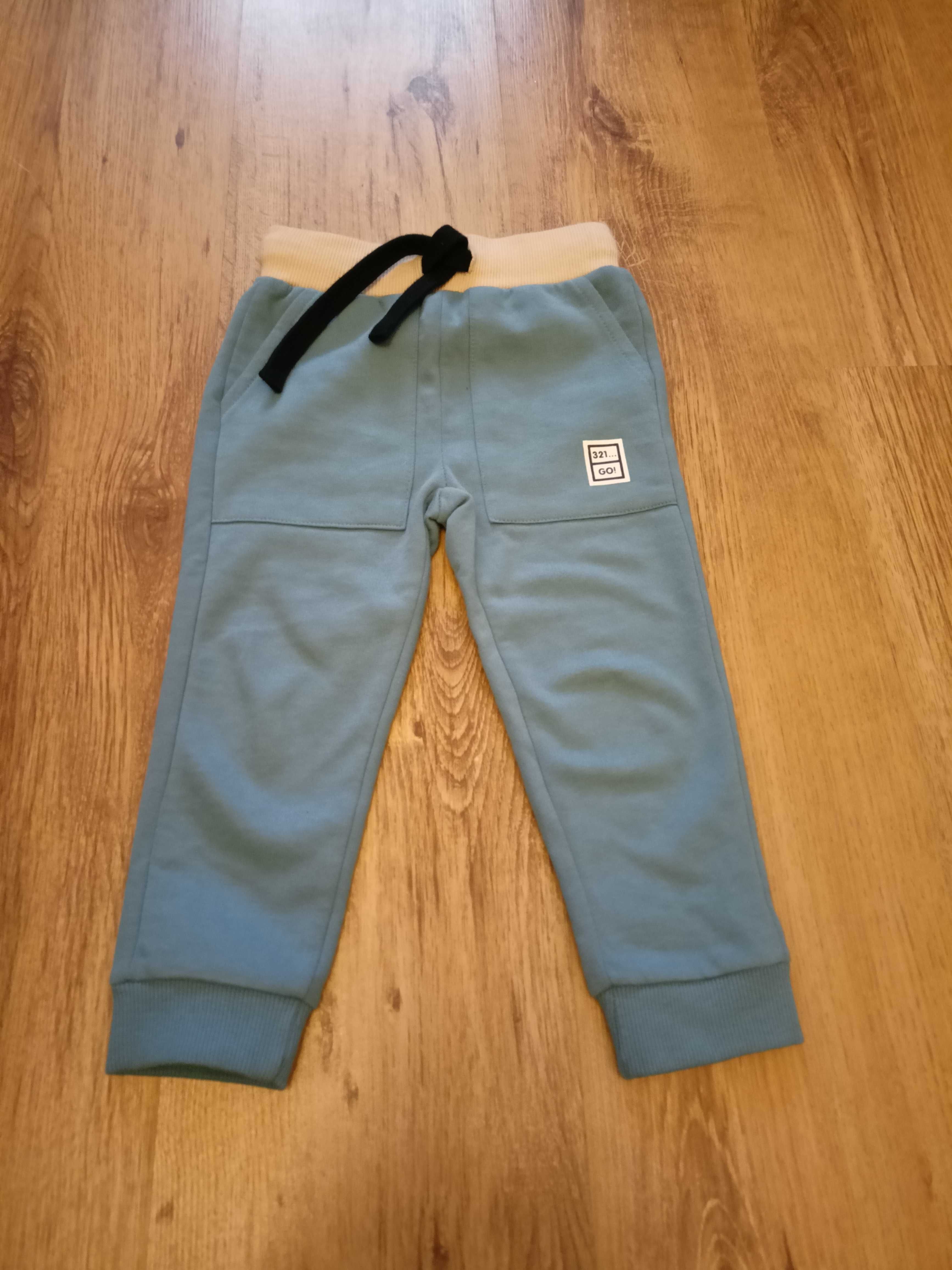 Spodnie chłopięce jeansy dżinsy sportowe 92