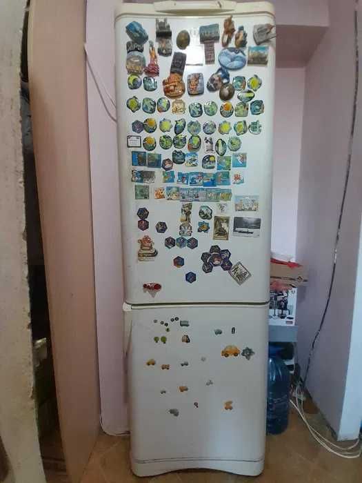 Холодильник двухкамерный INDESIT C-138NFG