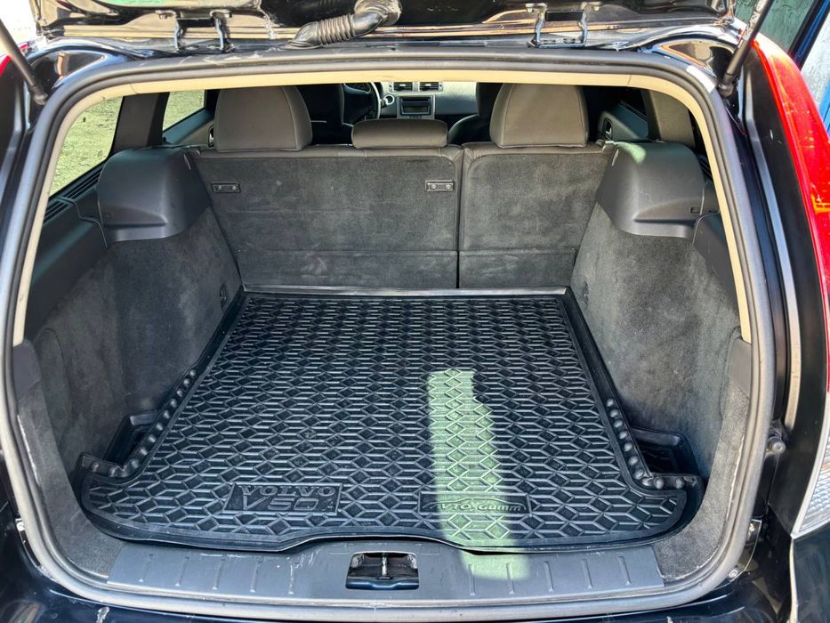 Авто Volvo V50 2008