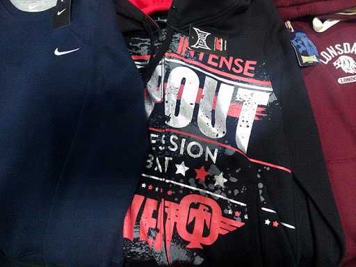 Hurt crem bluzy sportowe odziez uzywana