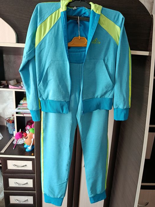 Спортивні костюми