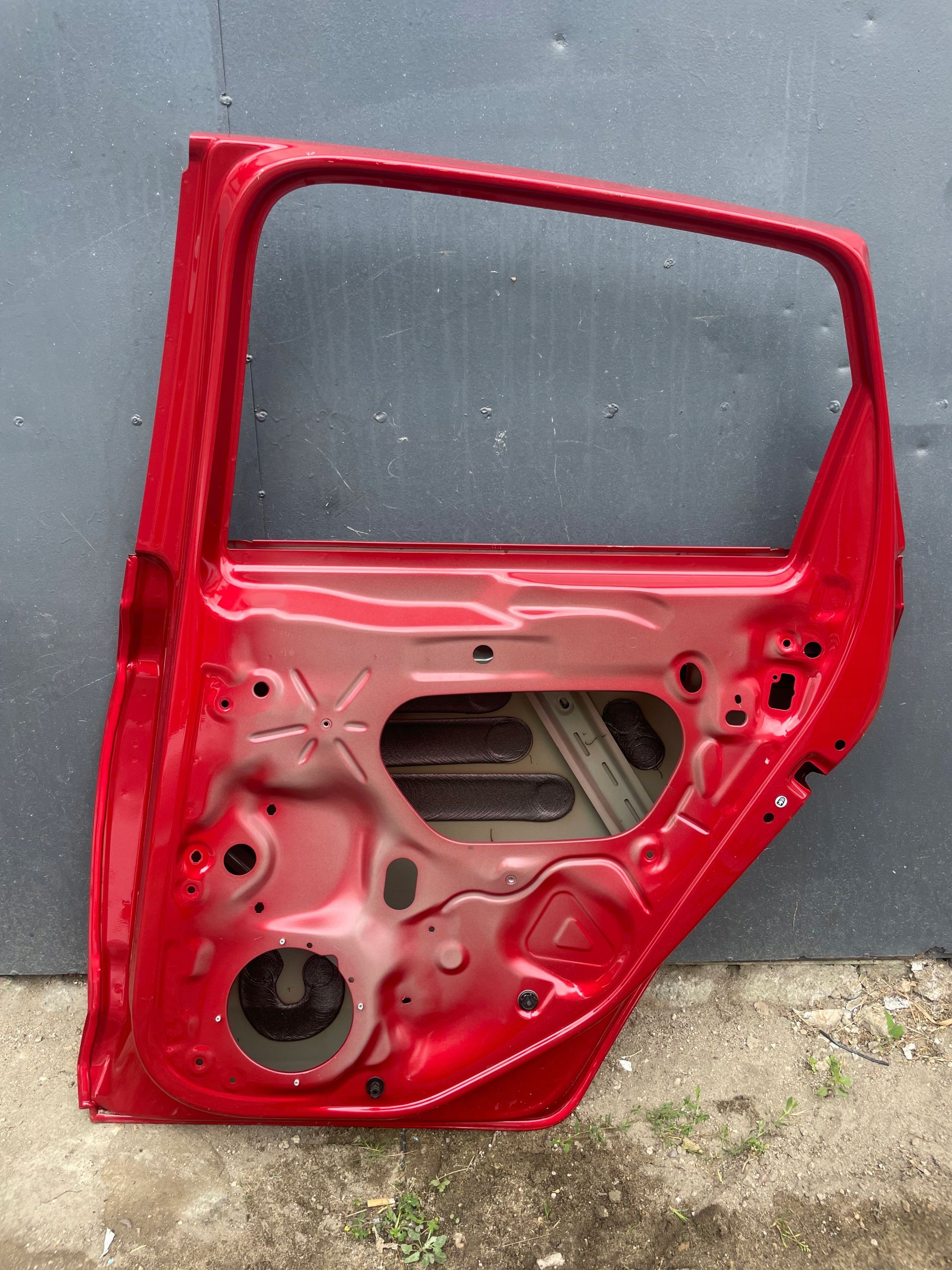 VW taigo drzwi prawe tył tylne