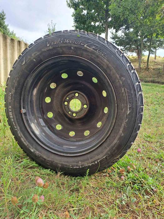 Продам шини з дисками.