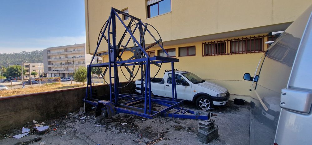 Reboque desenrolador