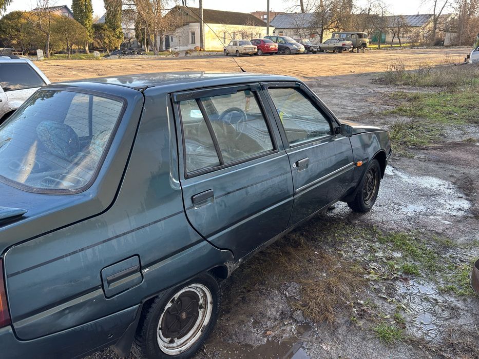 Продам автомобіль Славута