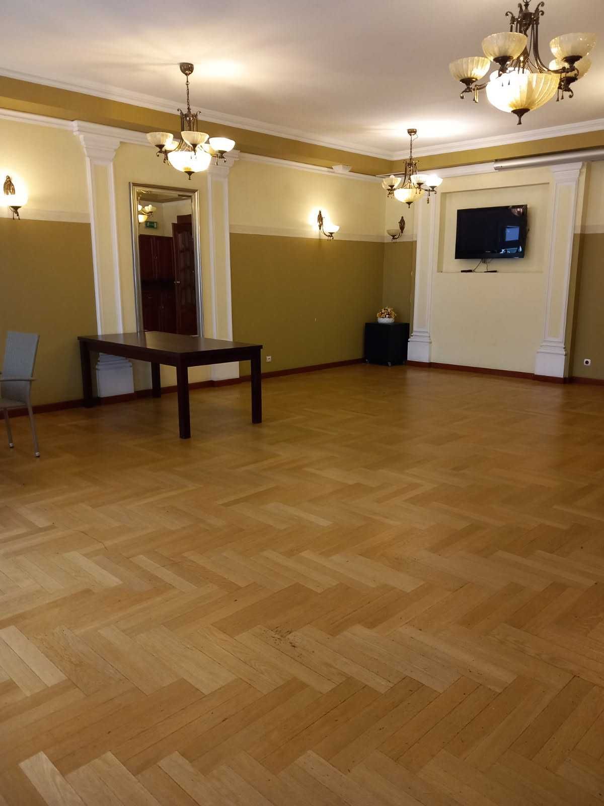 Lampa stylowa do salonu