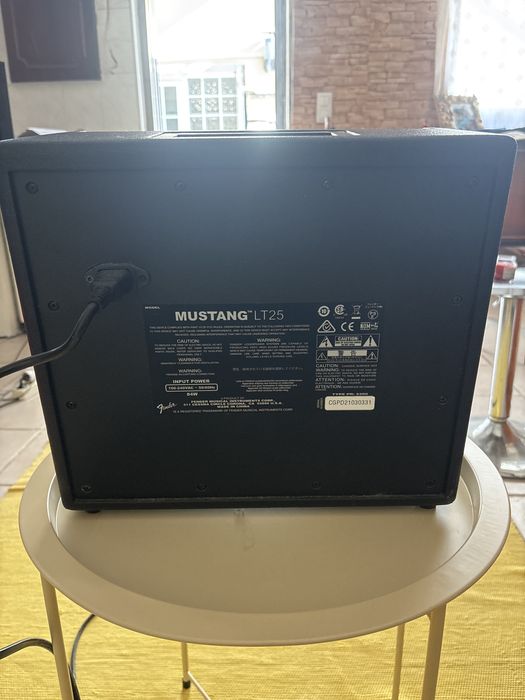 Amplificador para guitarra fender mustang Lt25