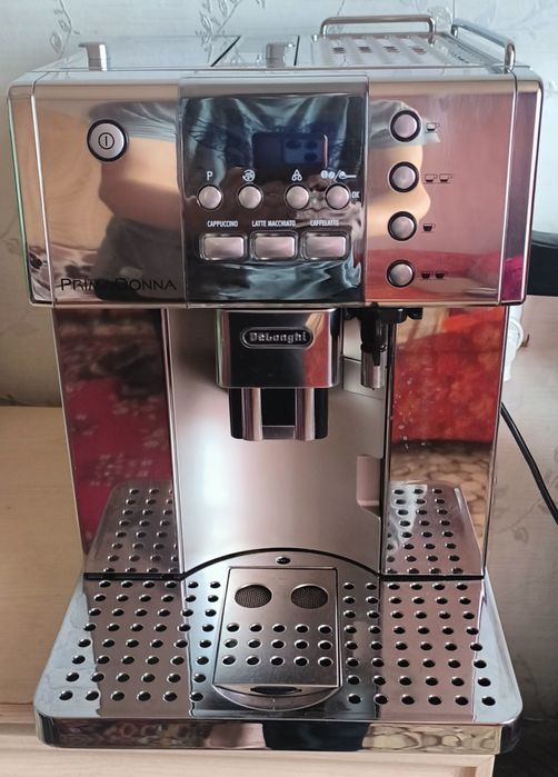 Продам Кофемашину Delonghi primadonna