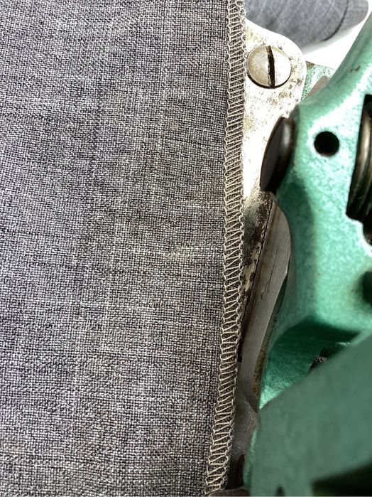 Продам трьохнитковий оверлок