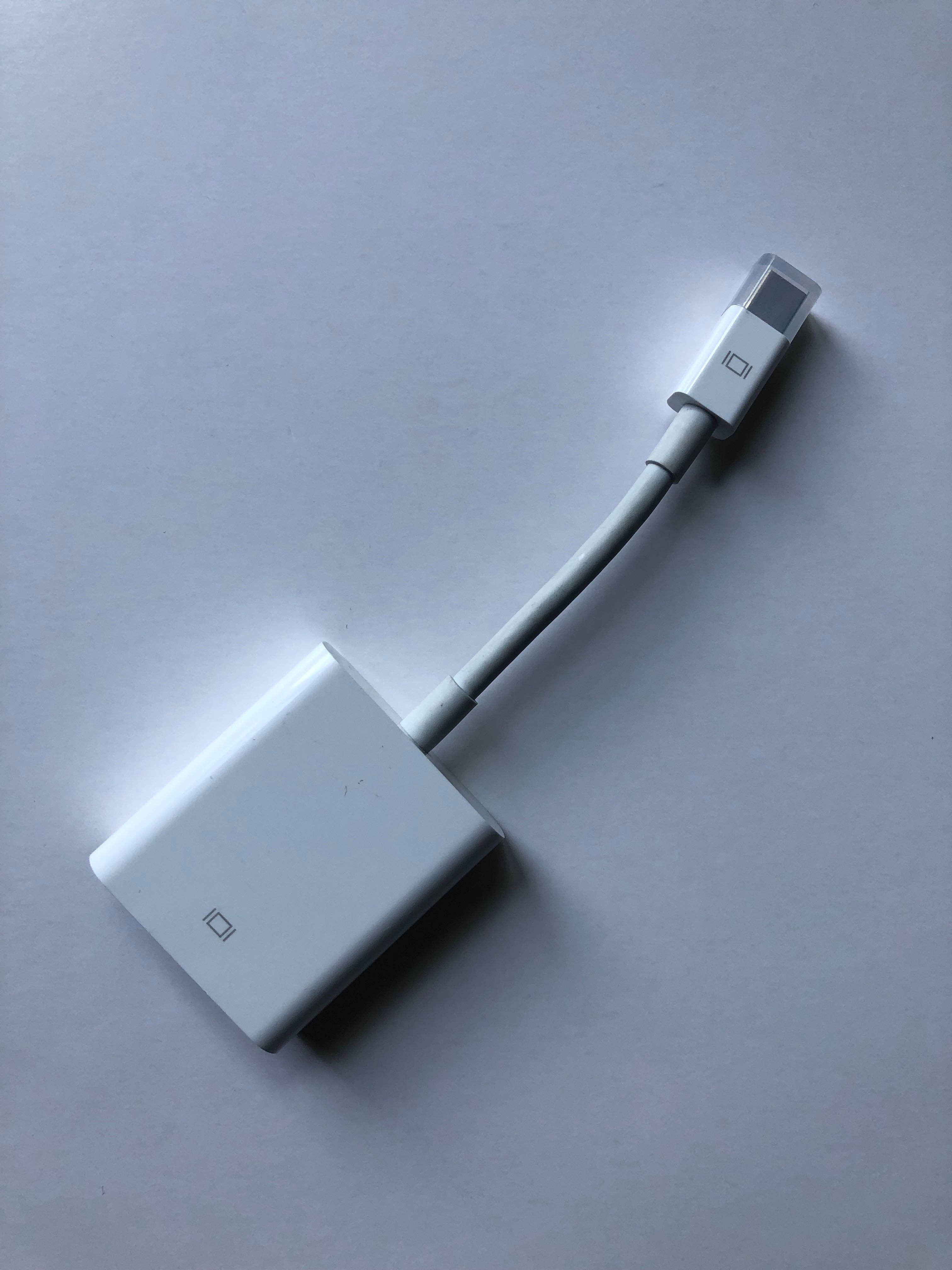 Адаптер Apple Mini DisplayPort to VGA A1307