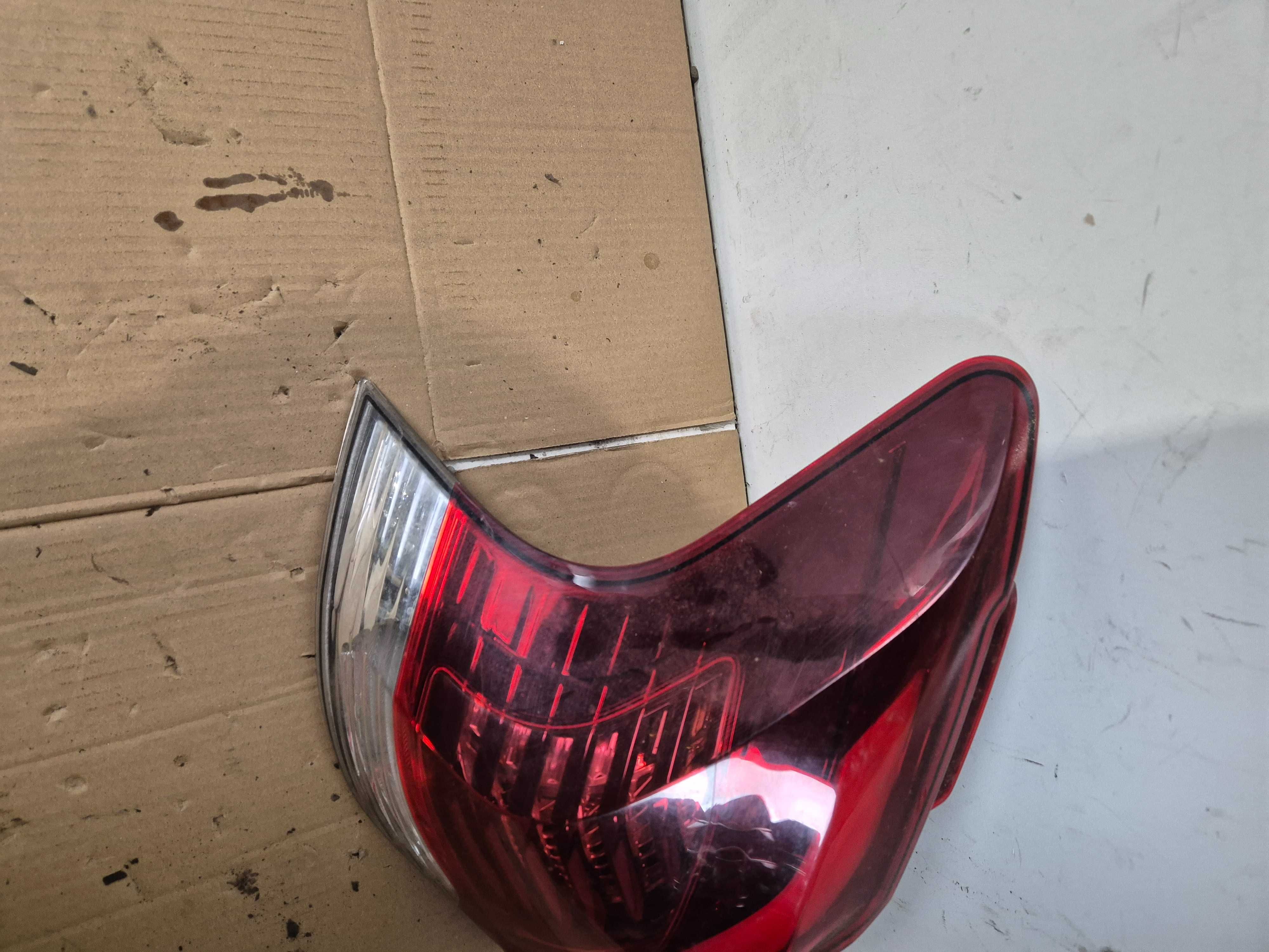 Peugeot 3008 lift lampa tylna lewa led.