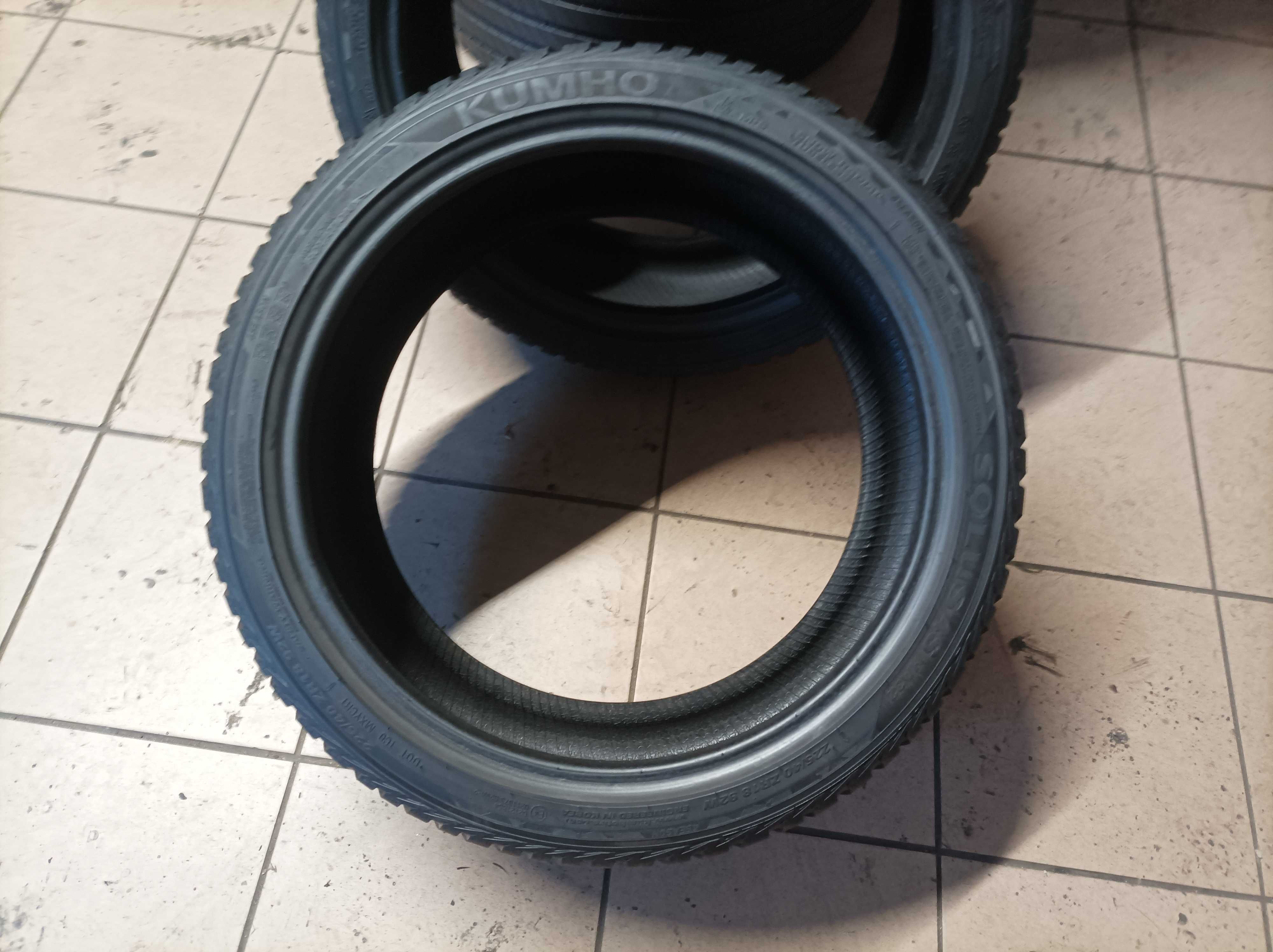 225/40R18 KUMHO  2szt