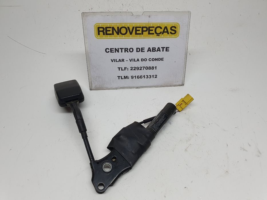 Encaixe de cinto frente esquerdo FORD Mondeo II (BAP)