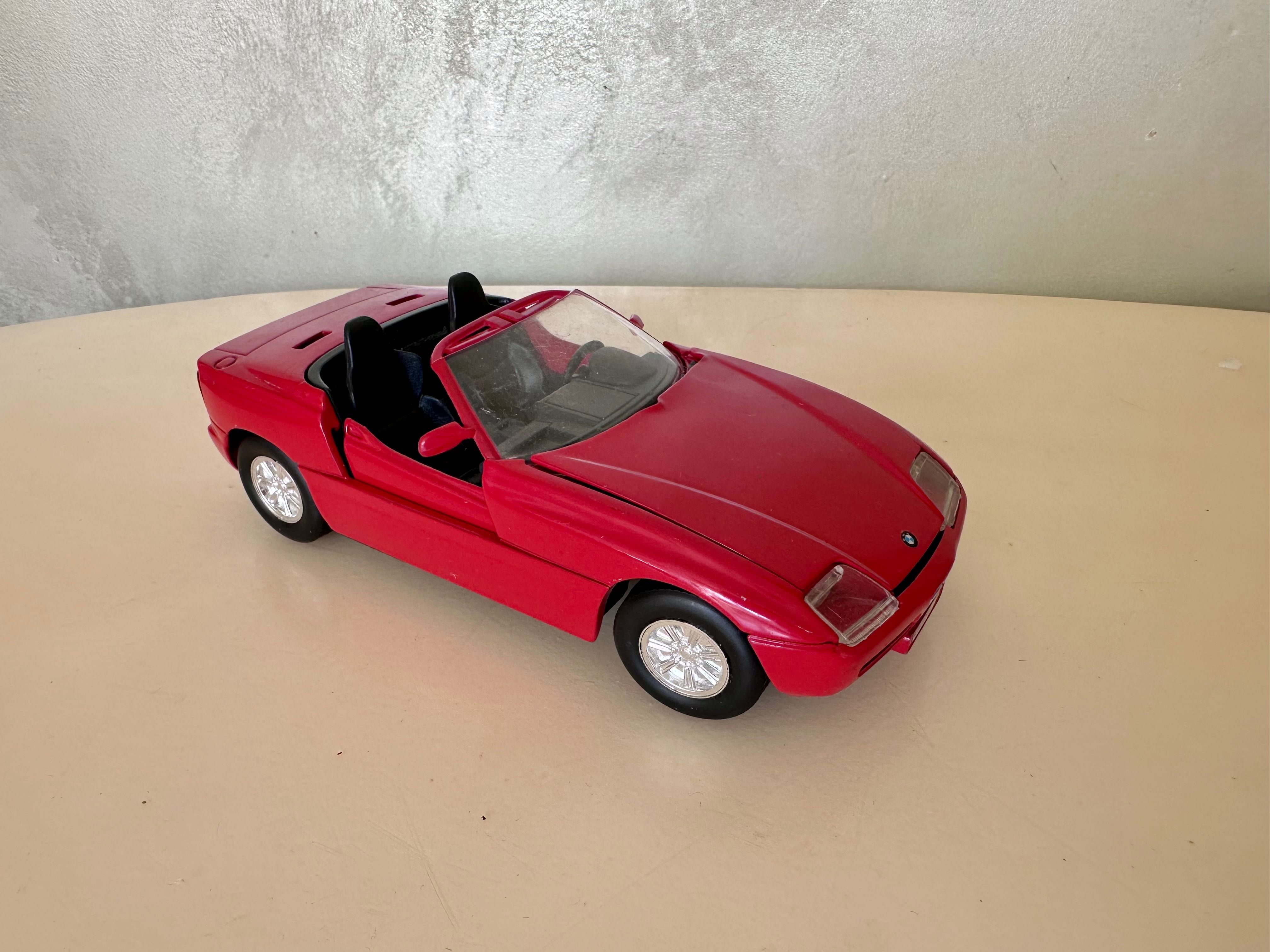 Железная машика bmw z1 1:24