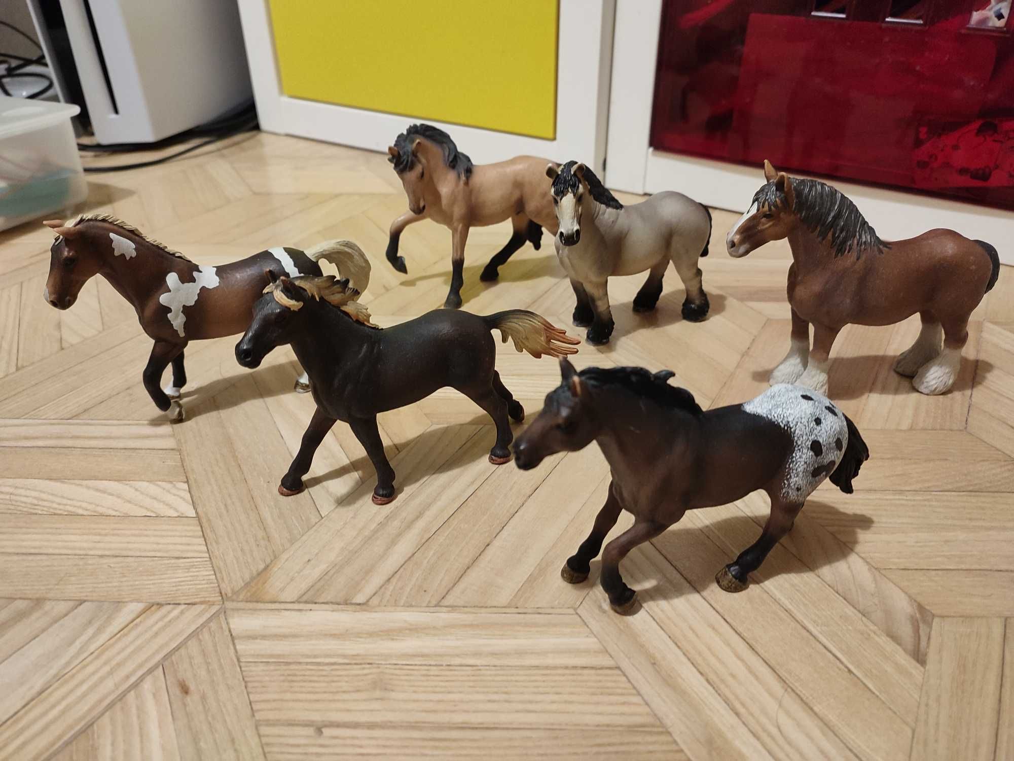 Sprzedam figurki koni Schleich