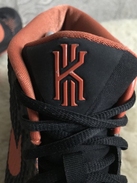 Оригінал! Кросівки Nike Kyrie баскетбол волейбол 41 40,5 40 41 26 25