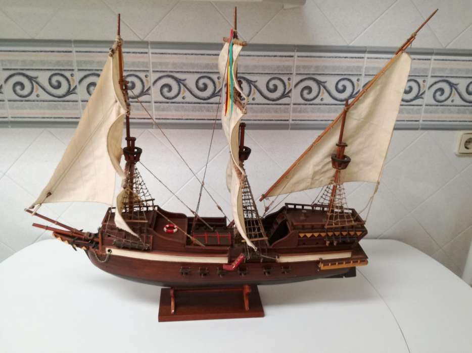 Navio Mayflower à mão
