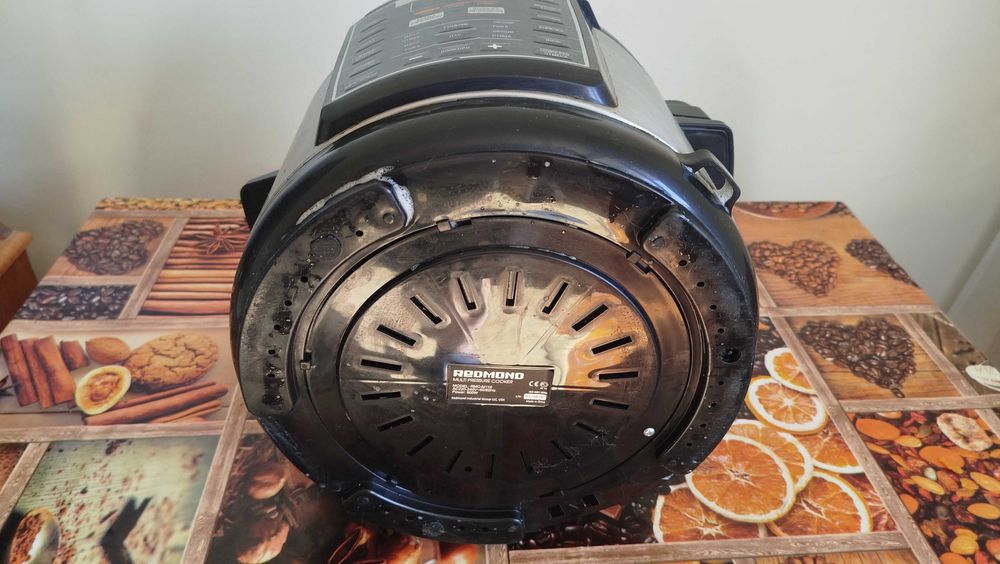 Мультиварка Redmond RMC-M110