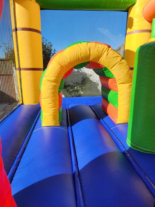 Alugamos insuflavel pula pula para festas aniversários eventos