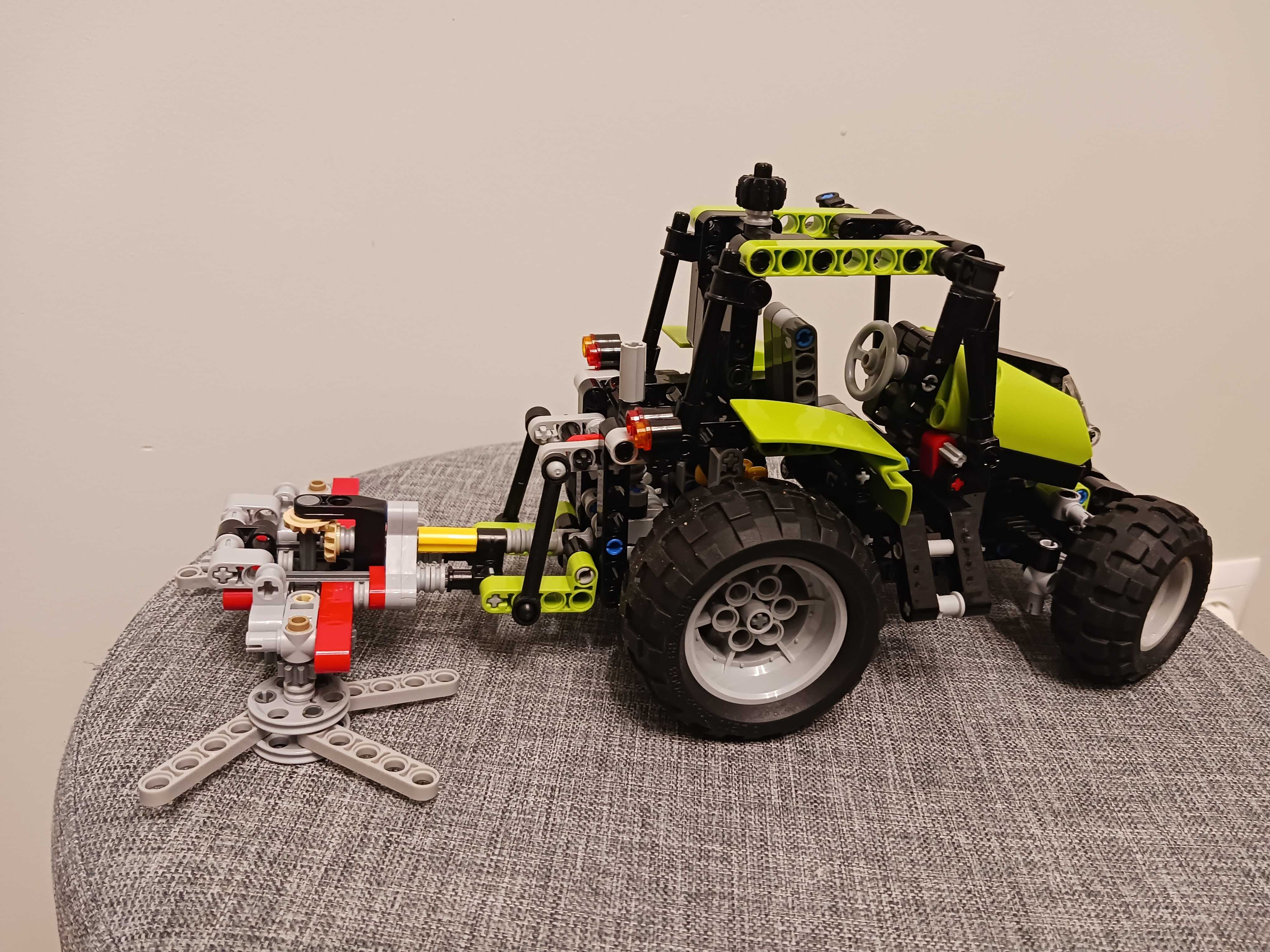 LEGO TECHNIC 9393 - Traktor z kosiarką, klocki lego