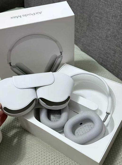 Białe słuchawki Bluetooth