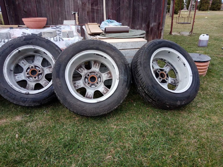 Felgi aluminiowe z oponami