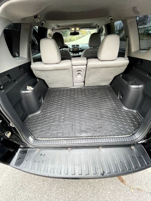 Продається Toyota RAV4 2012