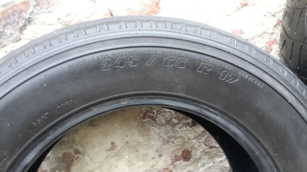 Продам шини 245/65 R17 Мішелін Б/у  .