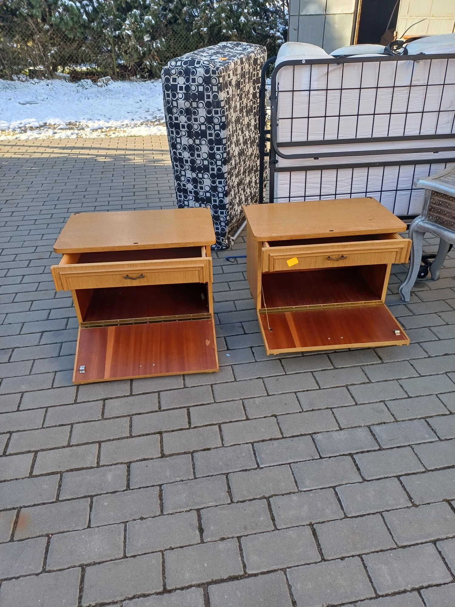 Komplet szafek nocnych
