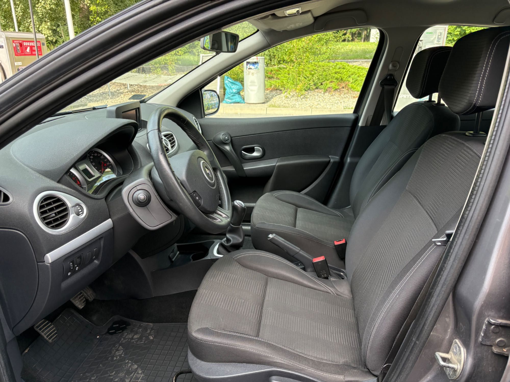 Renault clio 1.2 2009