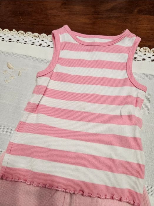 2 conjuntos (Calções e camisola alças) 12-18meses - Mo - como novos

C
