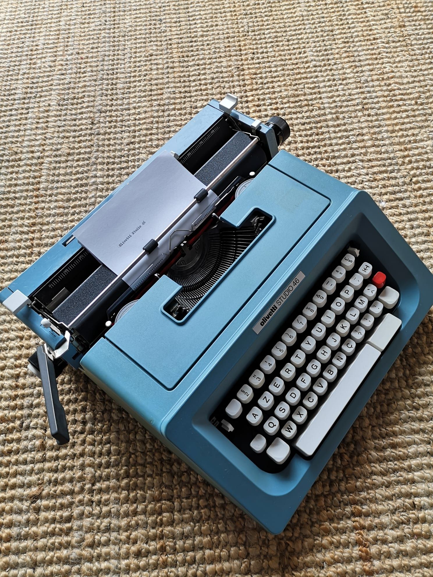 Máquina de escrever Olivetti studio 46