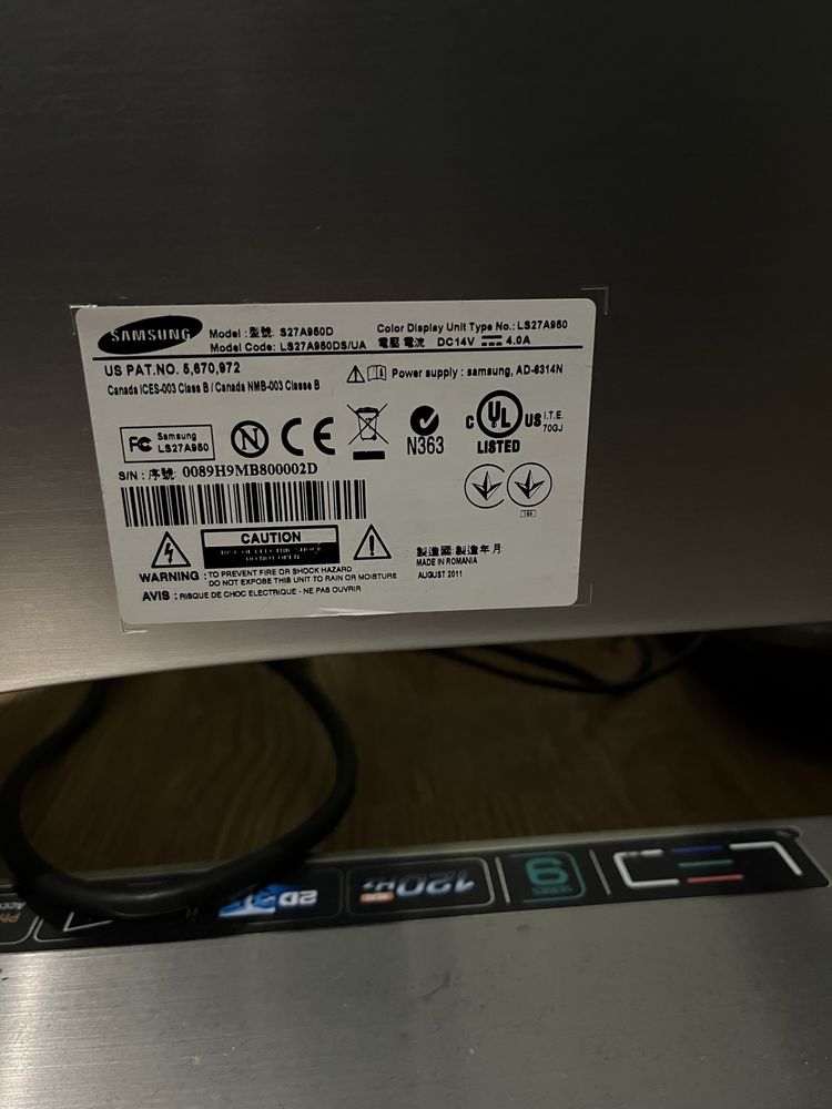 Монитор 27" Samsung S27A950D