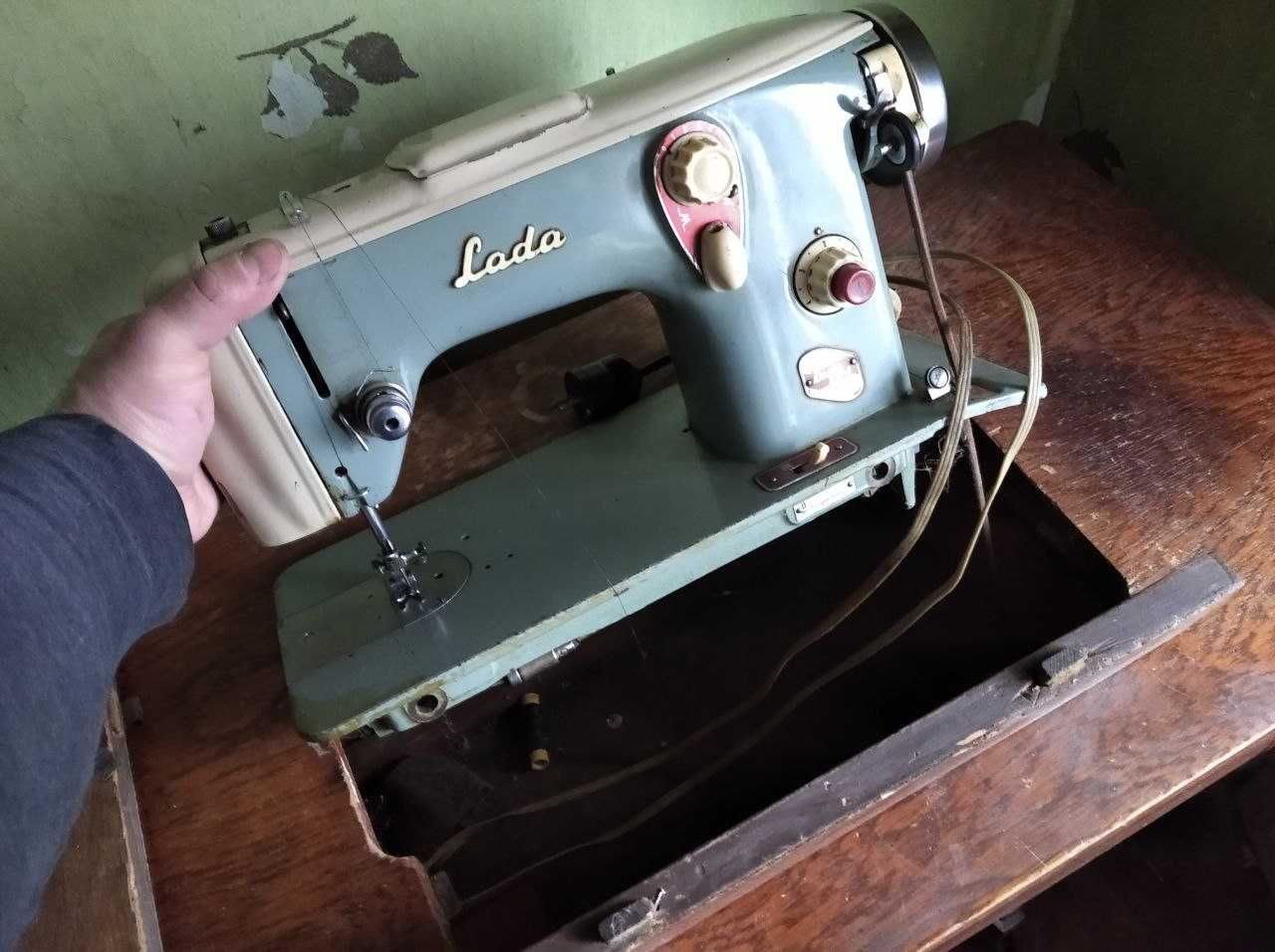 Швейная машинка ЛАДА 237-1