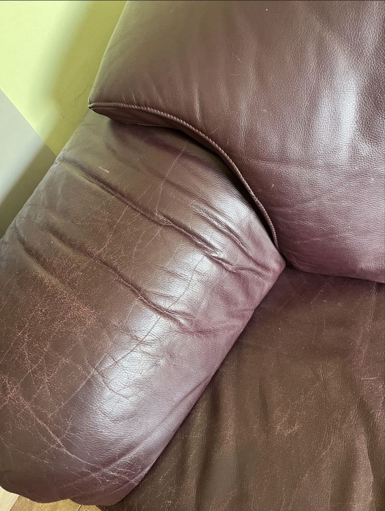 Ciamna Skórzana Sofa