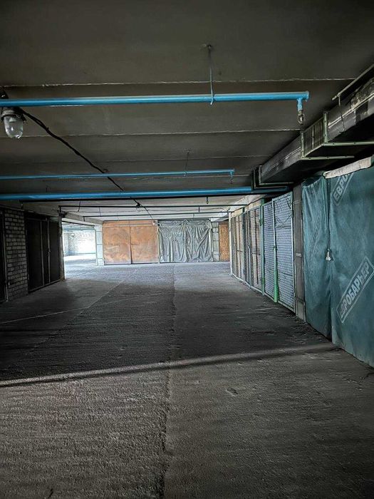 Гараж-стоянка  Північний, Коновальця   1700  у.о.